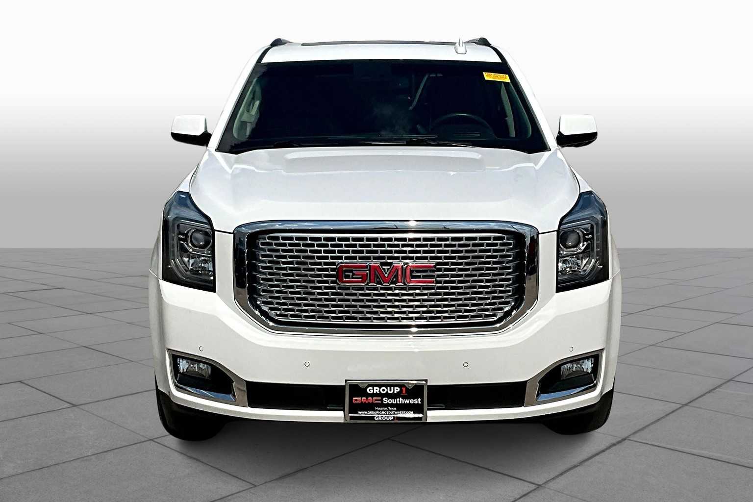 2017 Gmc Yukon Denali photo 3