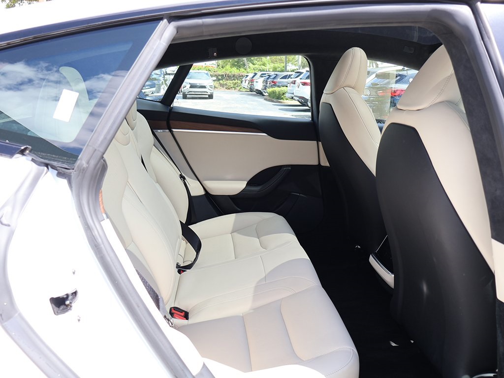 2022 Tesla Model S photo 32