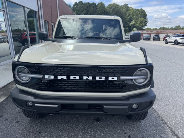 2025 Ford Bronco Outer Banks photo 3