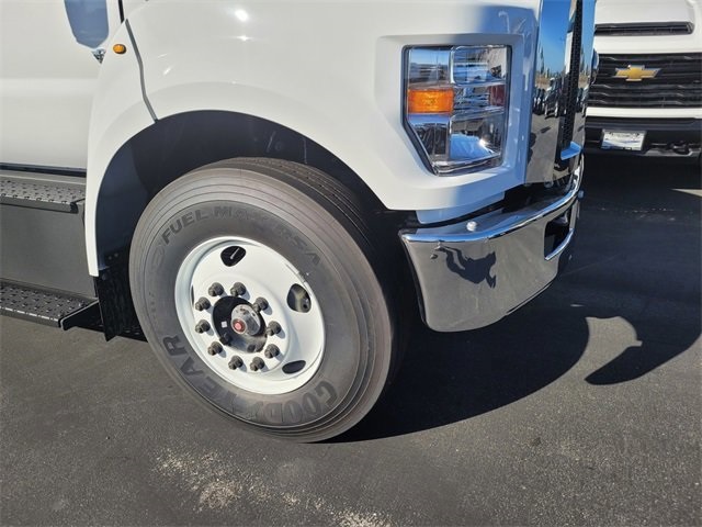 2024 Ford F-650 photo 3