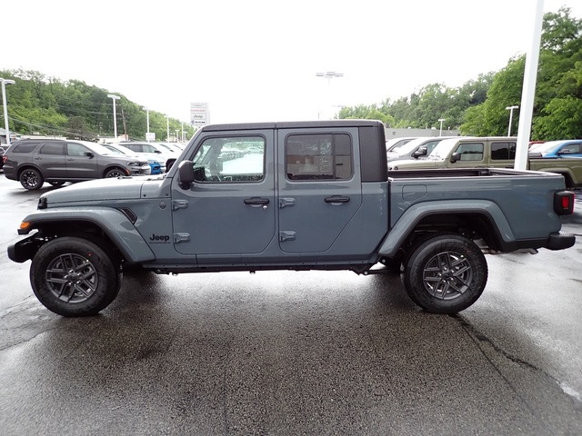 2025 Jeep Gladiator Sport S photo 2