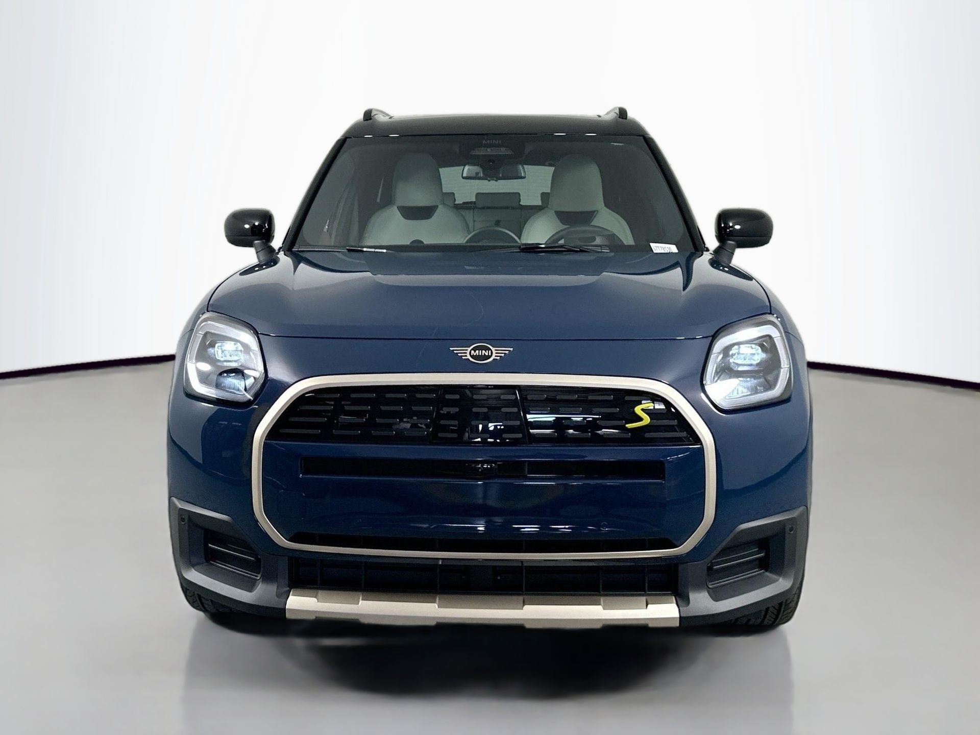2025 Mini Cooper SE ALL4 photo 2