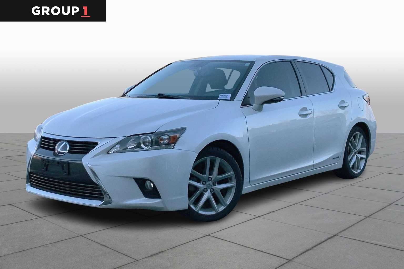 2016 Lexus CT Base's photo