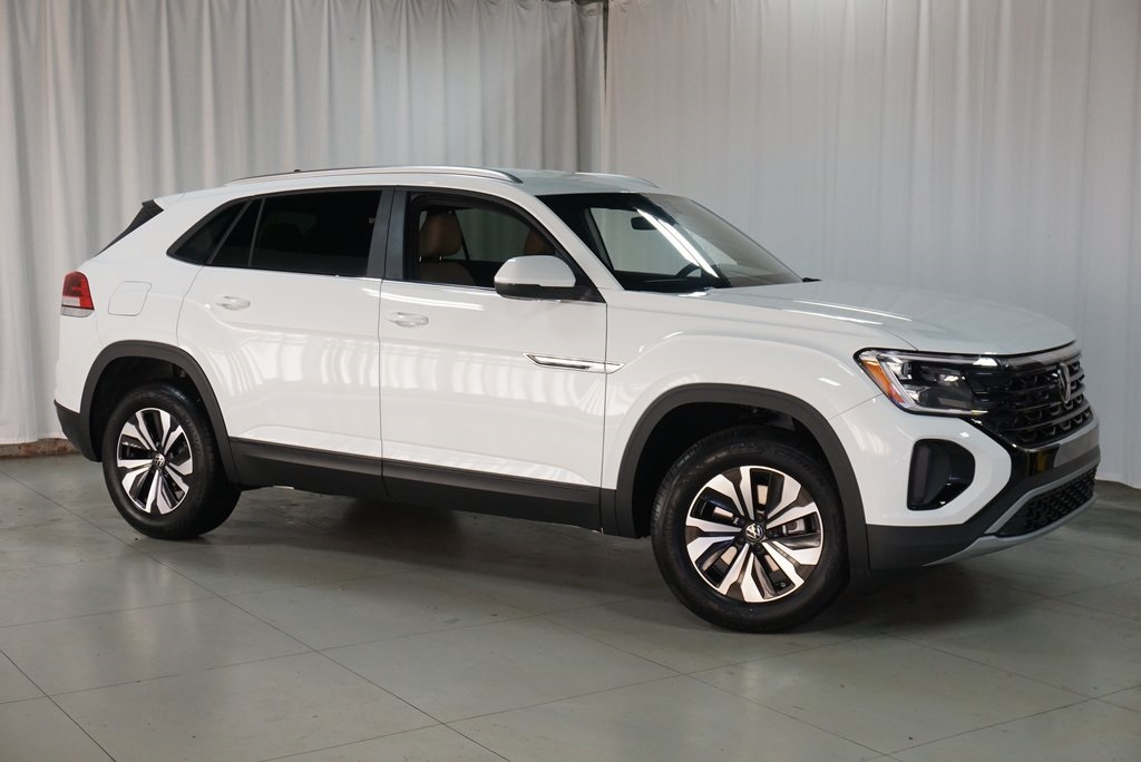 2025 Volkswagen Atlas Cross Sport SE photo 3
