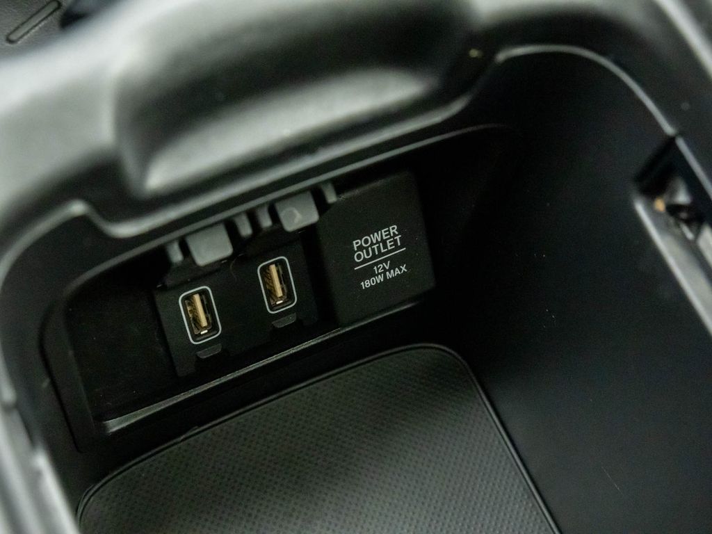 2019 Honda CR-V Touring photo 24