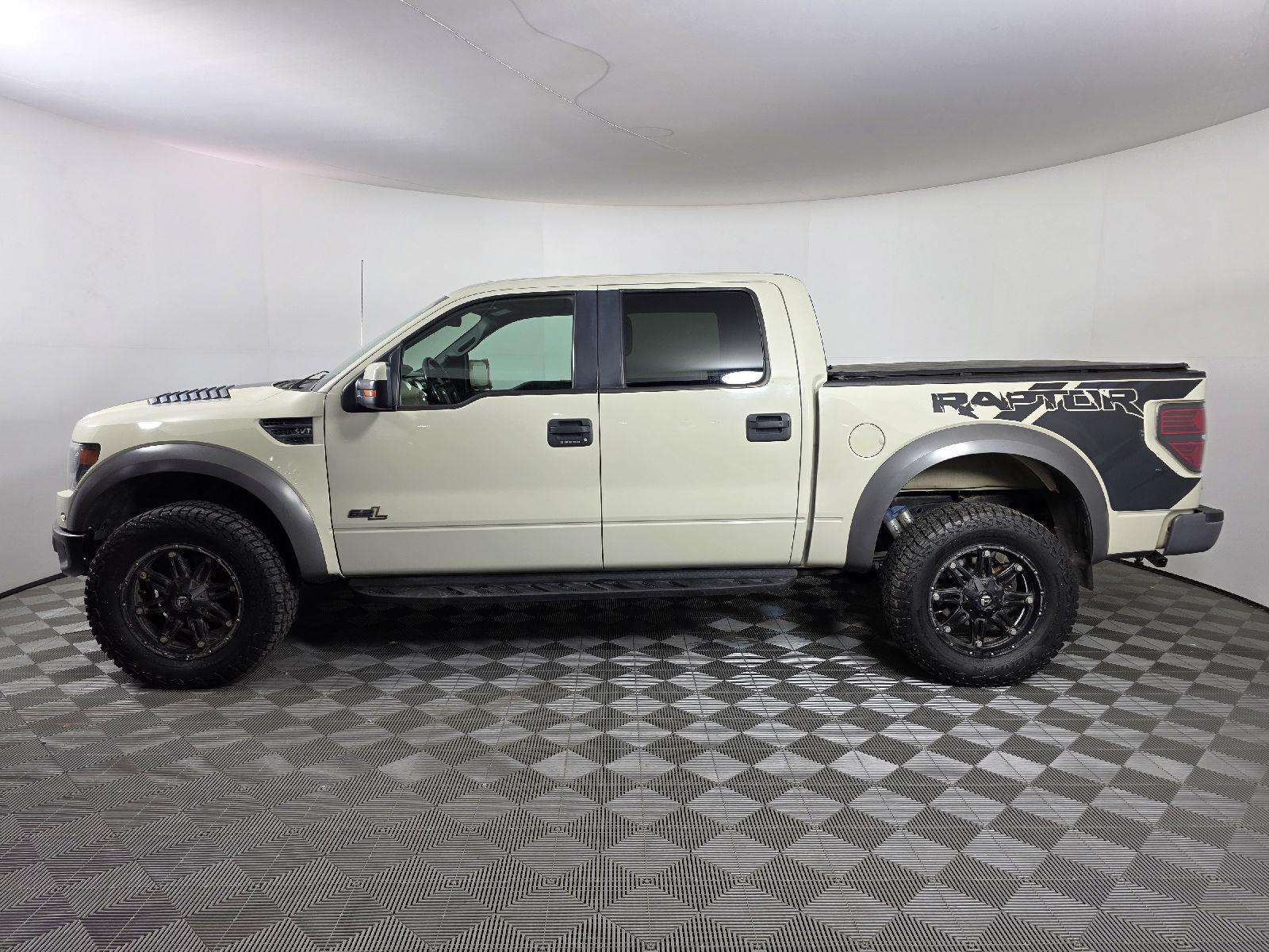 2013 Ford F-150 SVT Raptor photo 2