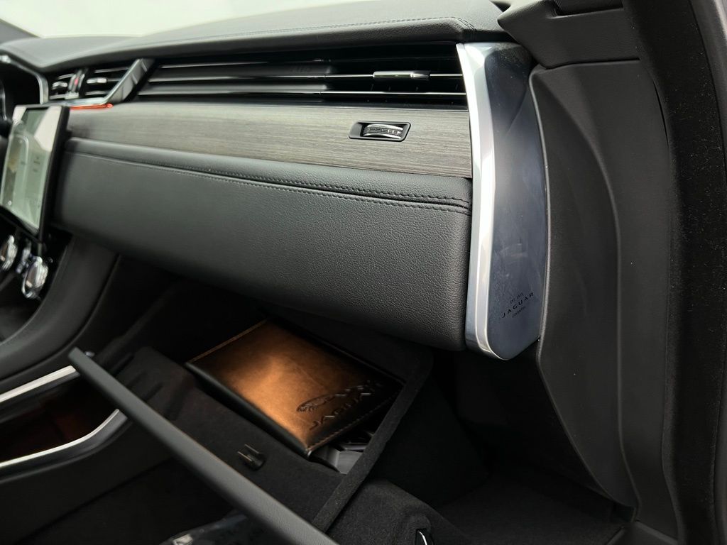 2022 Jaguar F-PACE P250 S photo 14