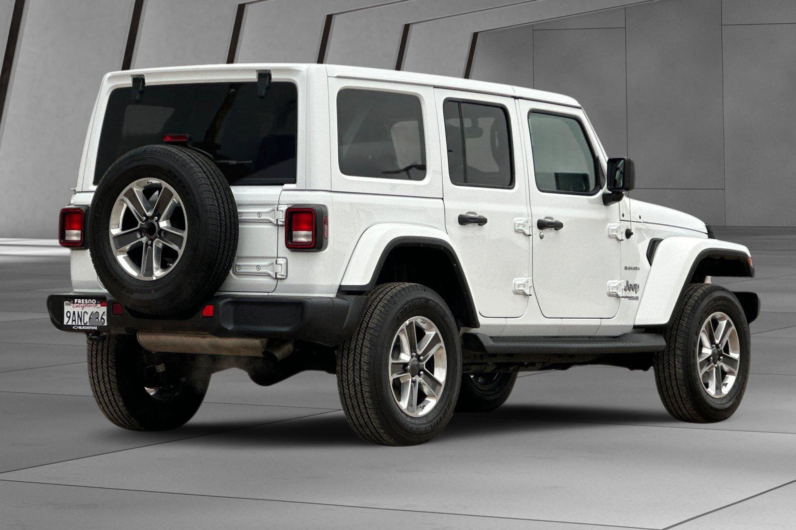 2022 Jeep Wrangler Unlimited Sahara Sport photo 3