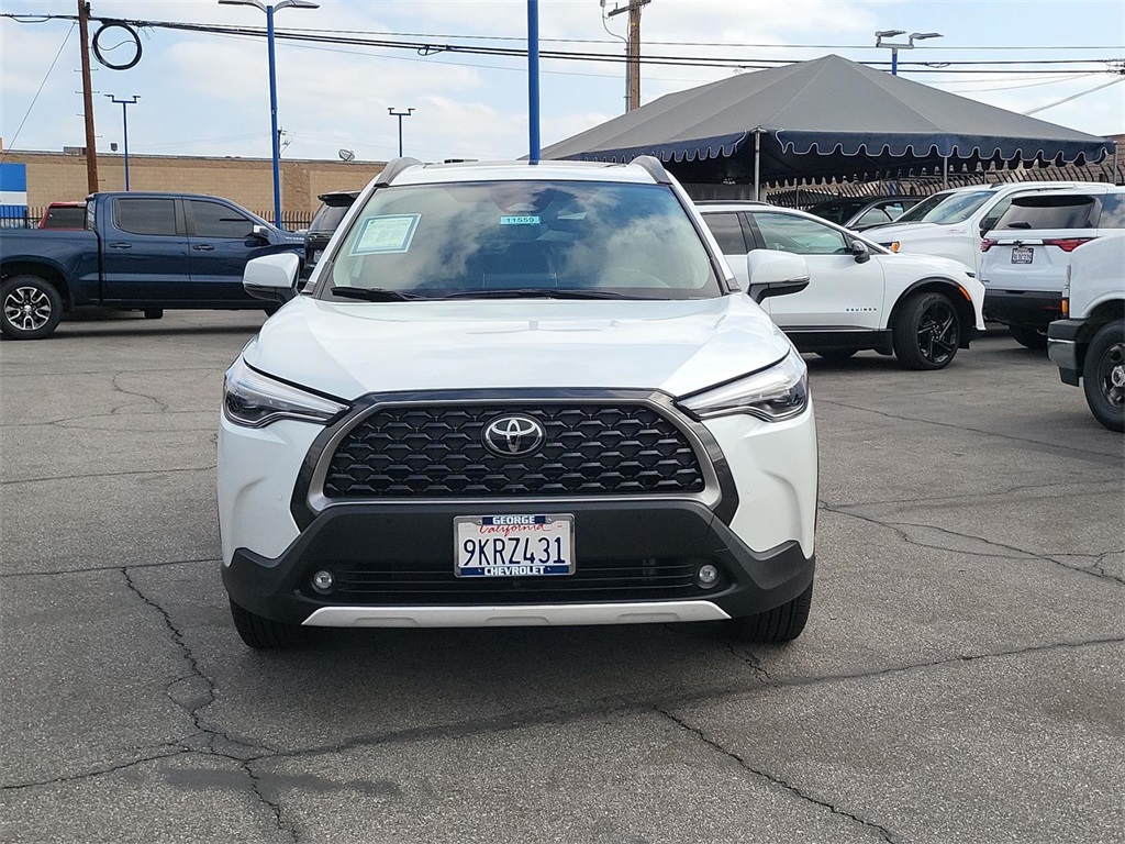 2024 Toyota Corolla Cross XLE photo 32