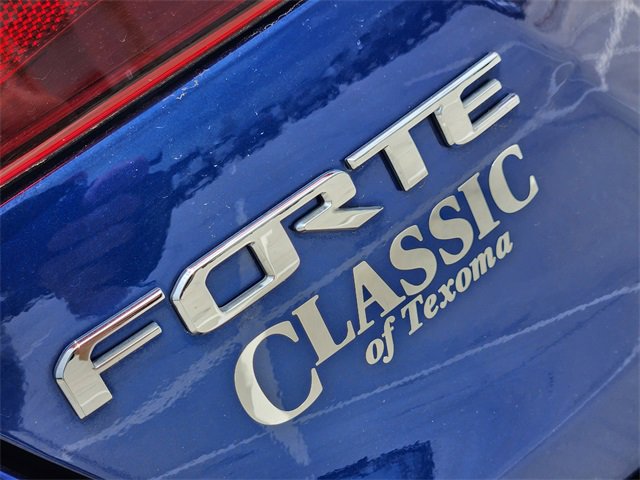 2021 Kia Forte GT-Line photo 11