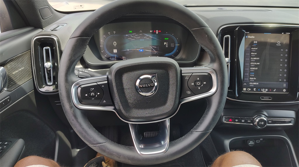 2023 Volvo XC40 Recharge Ultimate photo 13