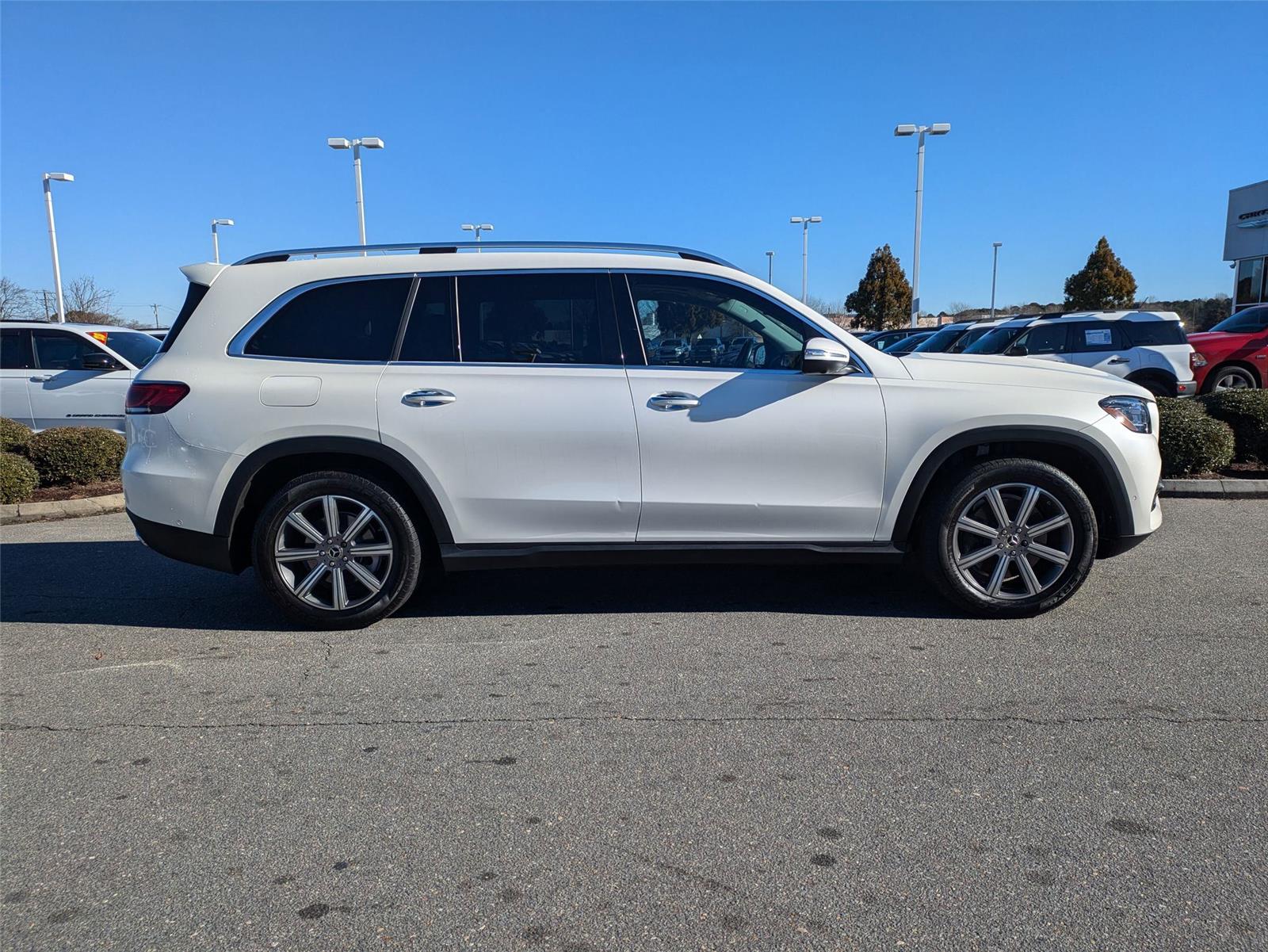 2023 Mercedes Benz GLS 450 4MATIC photo 4