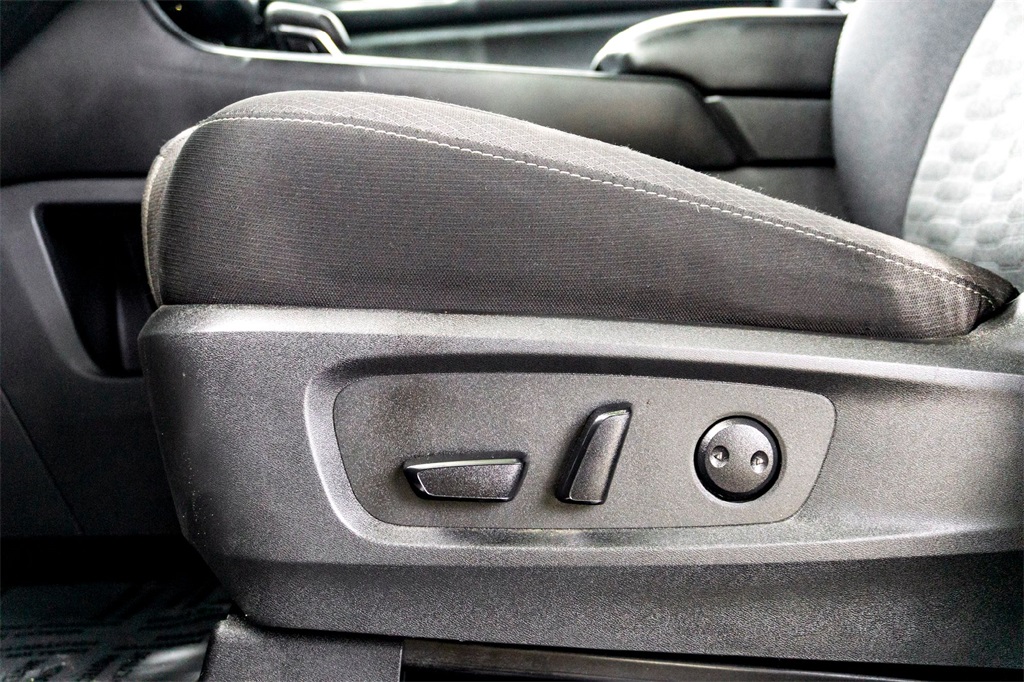 2024 Nissan Pathfinder SV photo 11