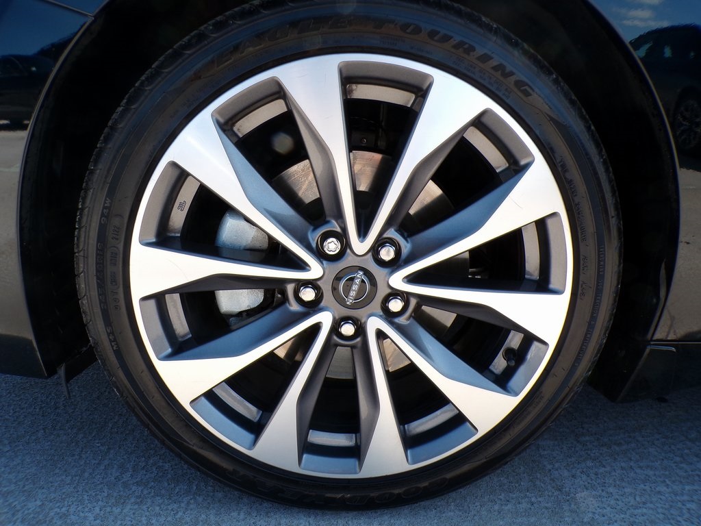 2023 Nissan Maxima Platinum photo 7