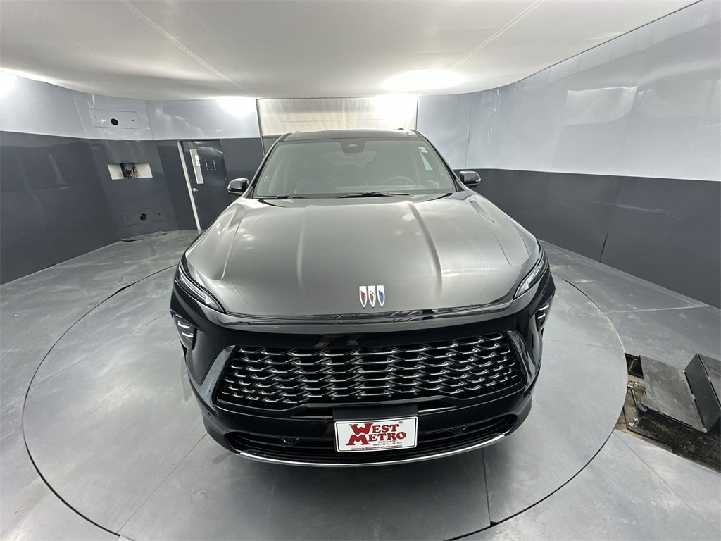 2025 Buick Enclave Avenir photo 3