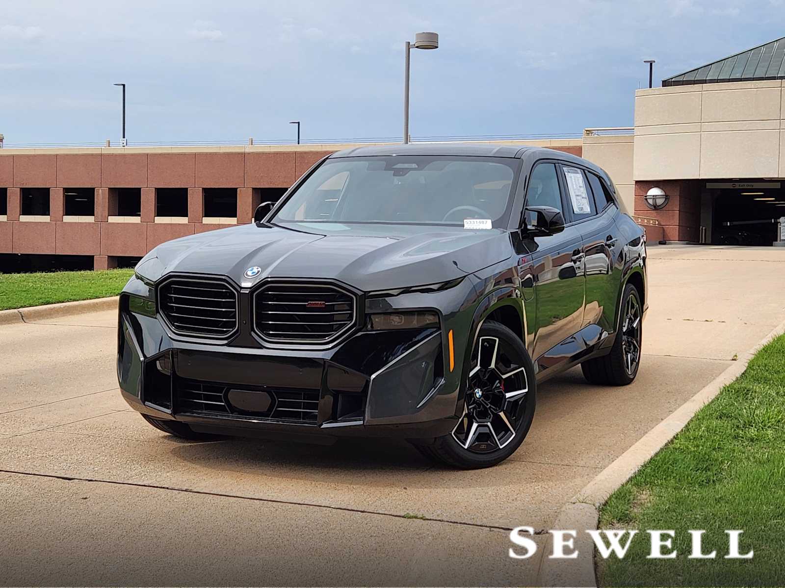 2025 BMW XM
