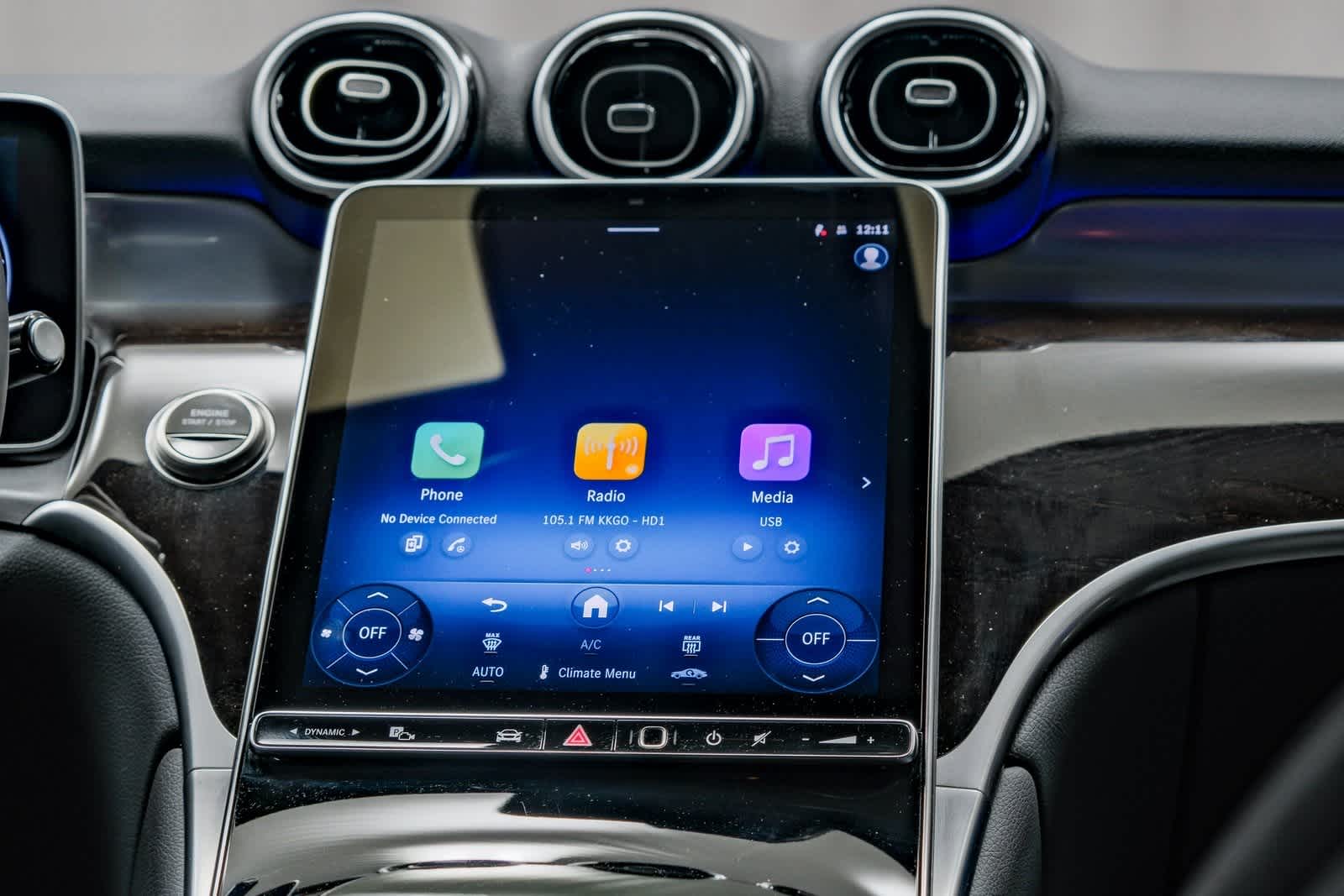 2025 Mercedes Benz GLC 300 photo 13