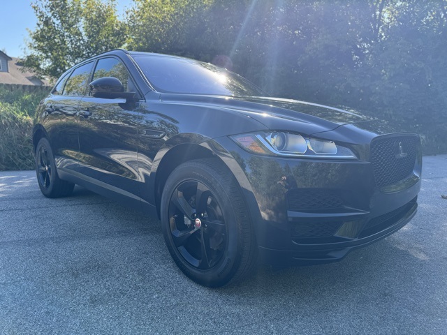 2019 Jaguar F-PACE Premium photo 4