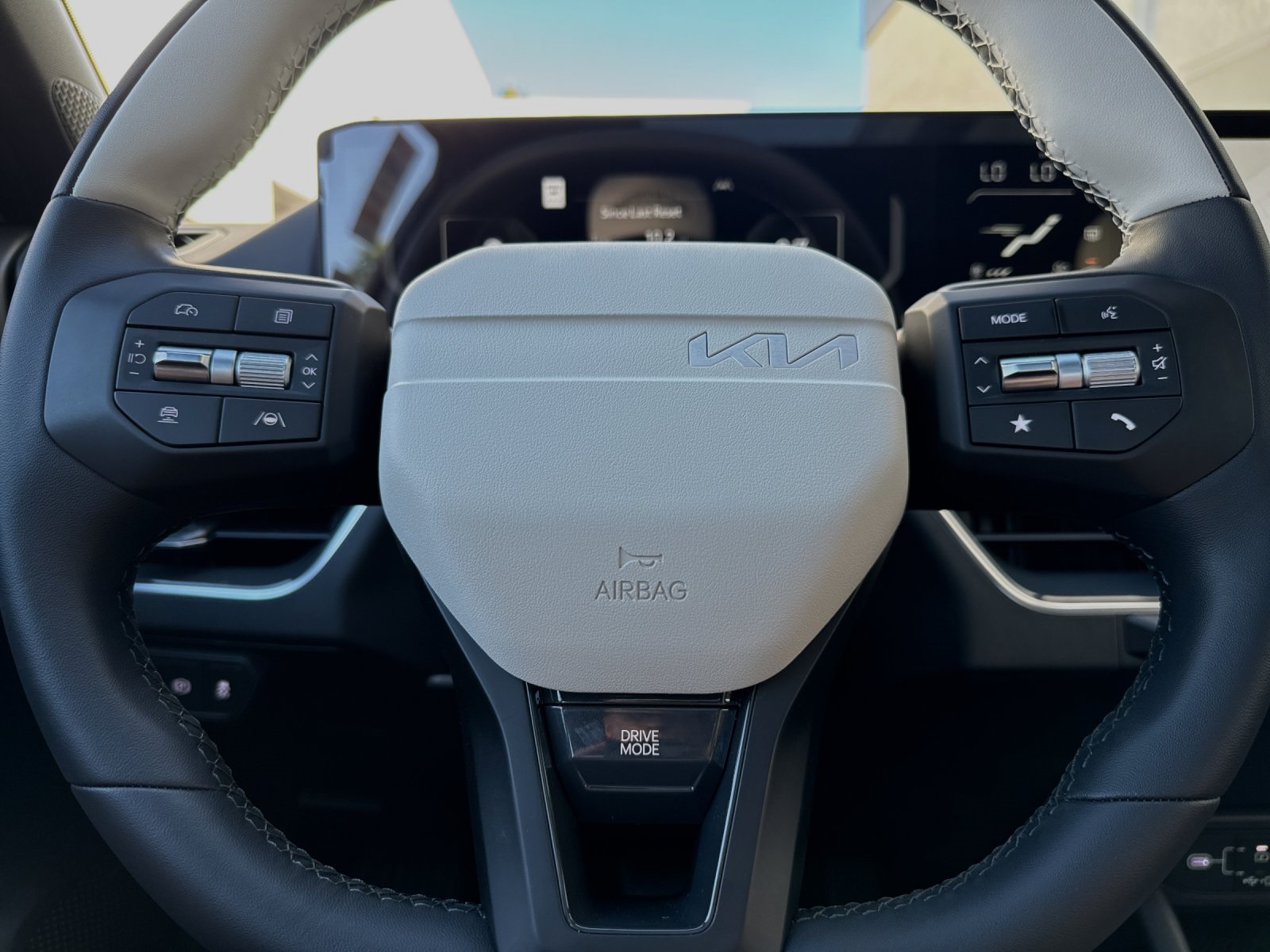 2025 Kia K4 GT-Line photo 25