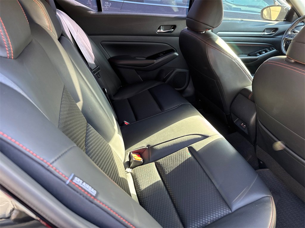 2023 Nissan Altima 2.5 SR photo 4