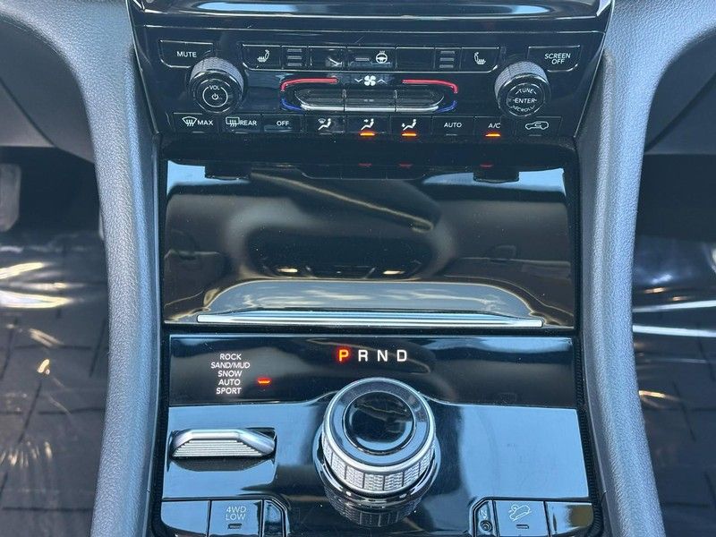 2024 Jeep Cherokee Limited 4xe photo 15