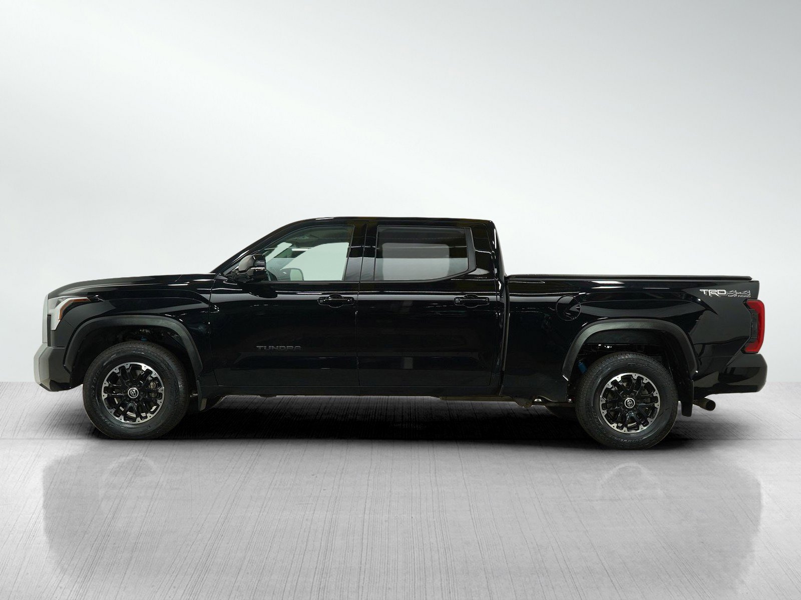 Used 2022 Toyota Tundra SR5 with VIN 5TFLA5EC9NX008543 for sale in Bloomington, Minnesota