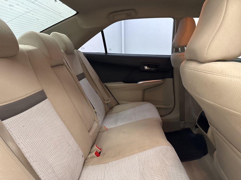 2014 Toyota Camry Hybrid LE photo 23