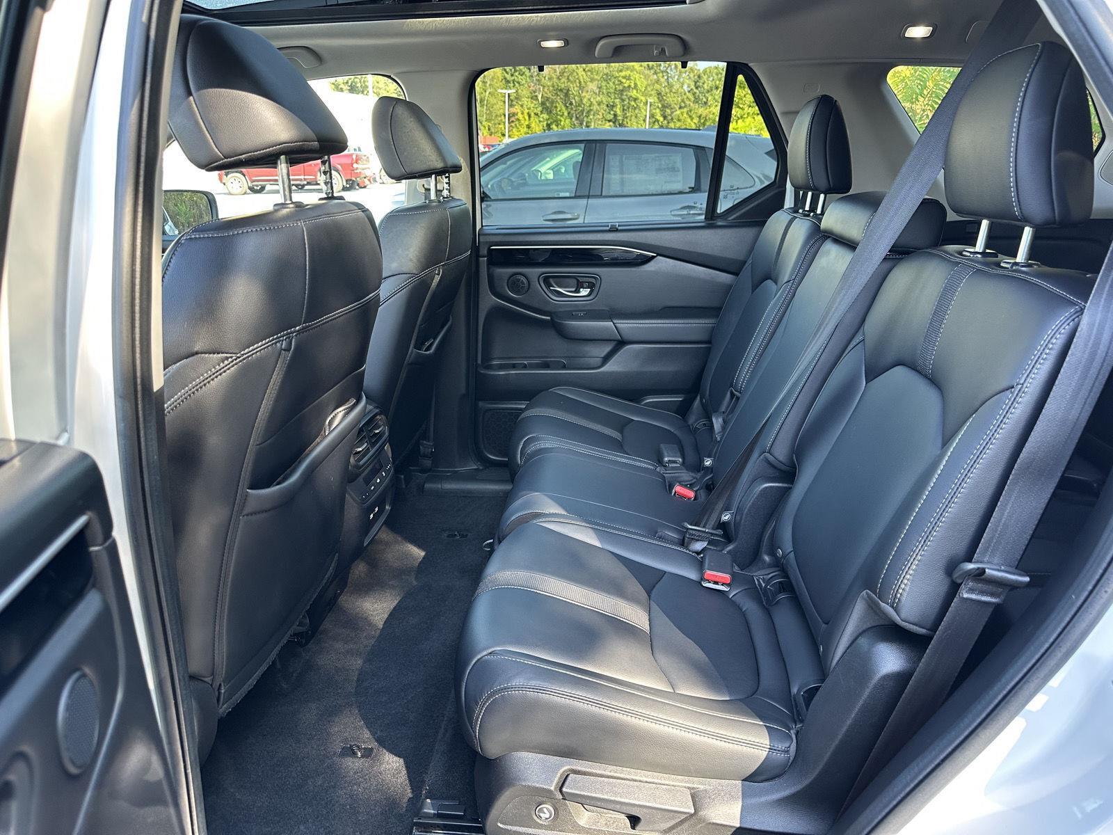 2023 Honda Pilot Touring photo 11