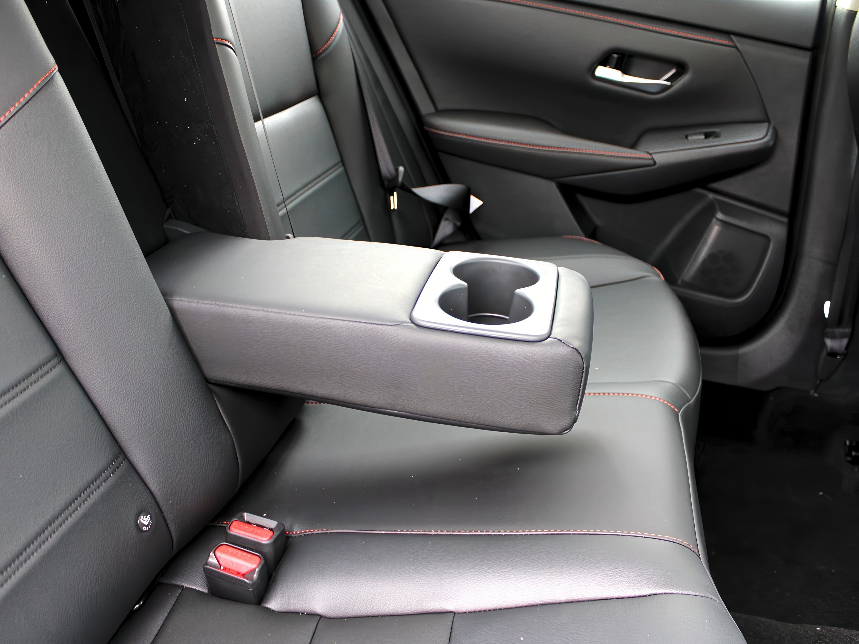 2025 Nissan Sentra SR Premium photo 28