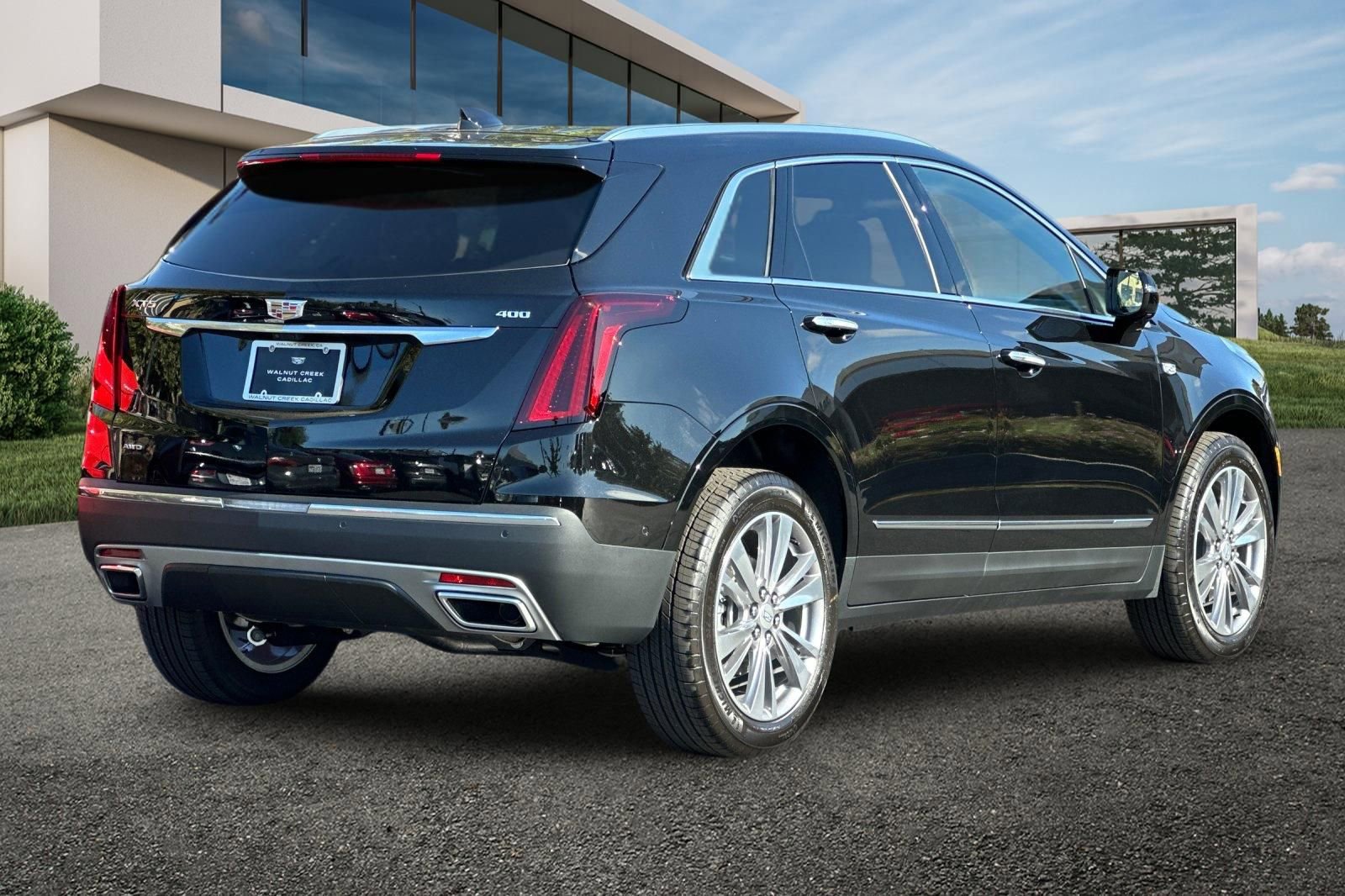 2025 Cadillac XT5 Premium Luxury photo 3
