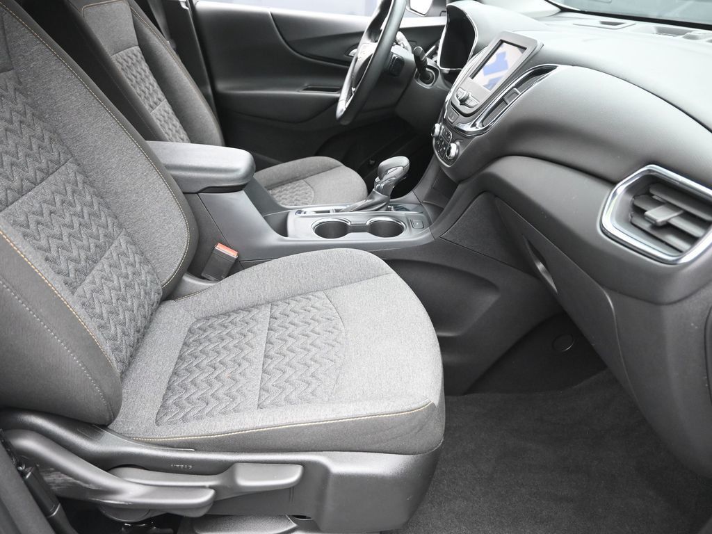 2024 Chevrolet Equinox LT photo 5