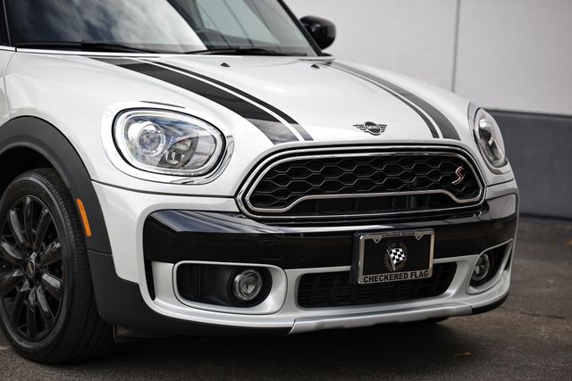 2020 Mini Cooper S ALL4 photo 2