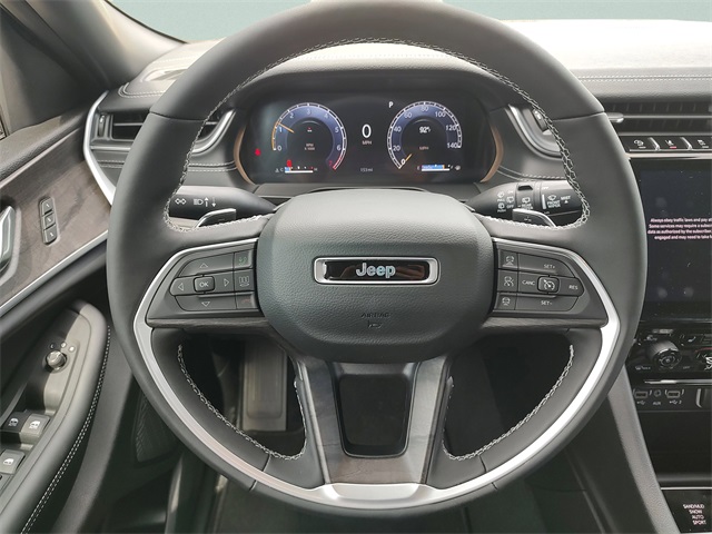 2025 Jeep Grand Cherokee Limited photo 11