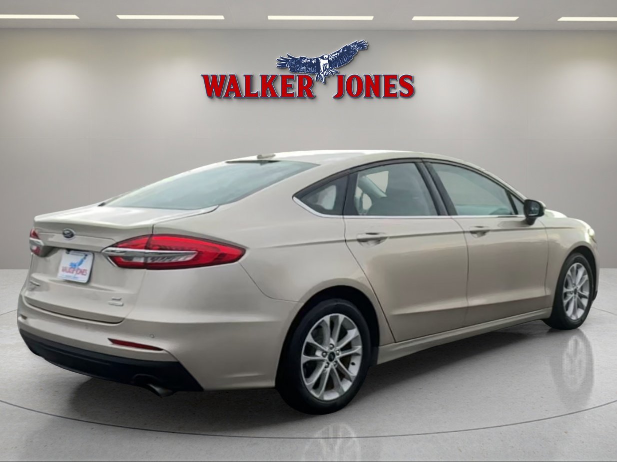 2019 Ford Fusion SE photo 3