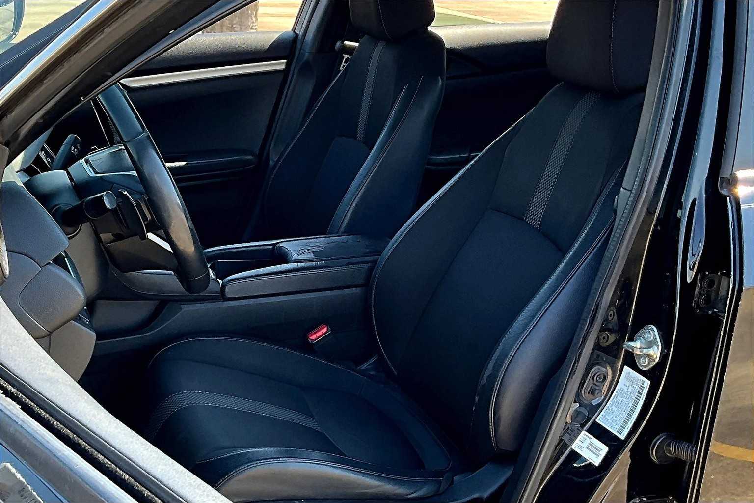2020 Honda Civic Sport photo 7