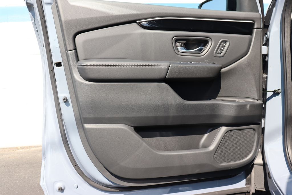 2025 Honda Pilot Touring photo 29