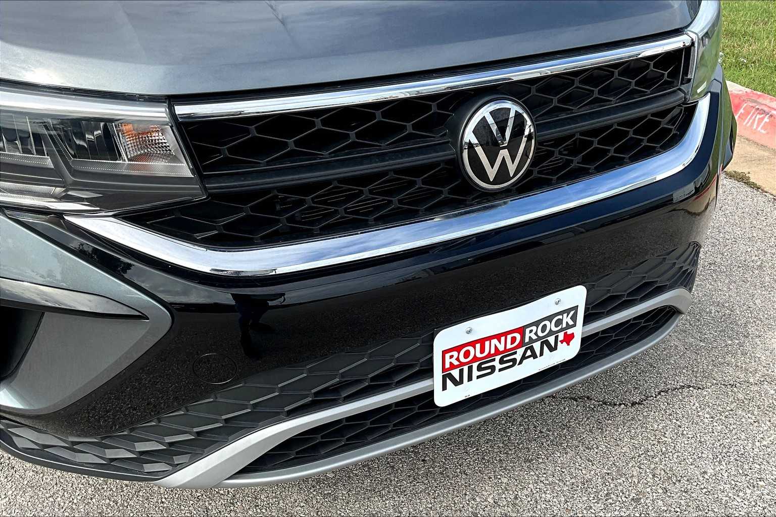 2024 Volkswagen Taos SE photo 27