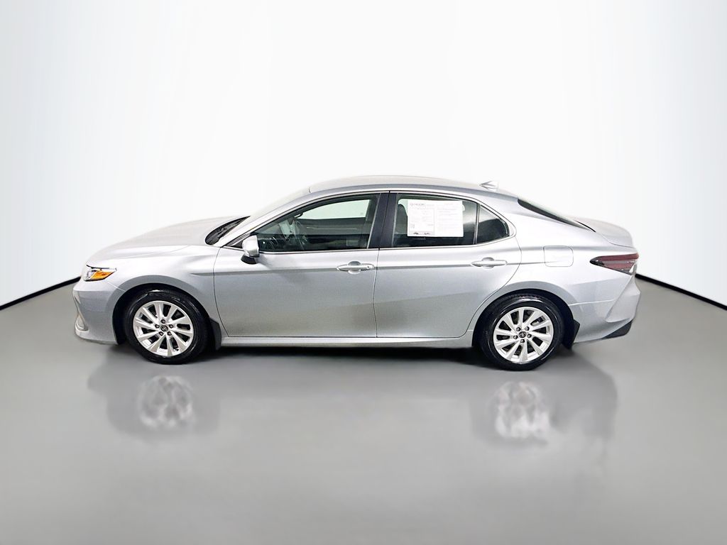 2023 Toyota Camry LE photo 2