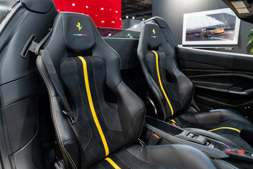 2022 Ferrari F8 Spider Base photo 37
