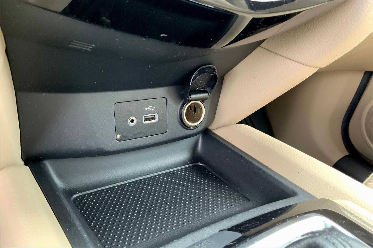2018 Nissan Rogue SV photo 28