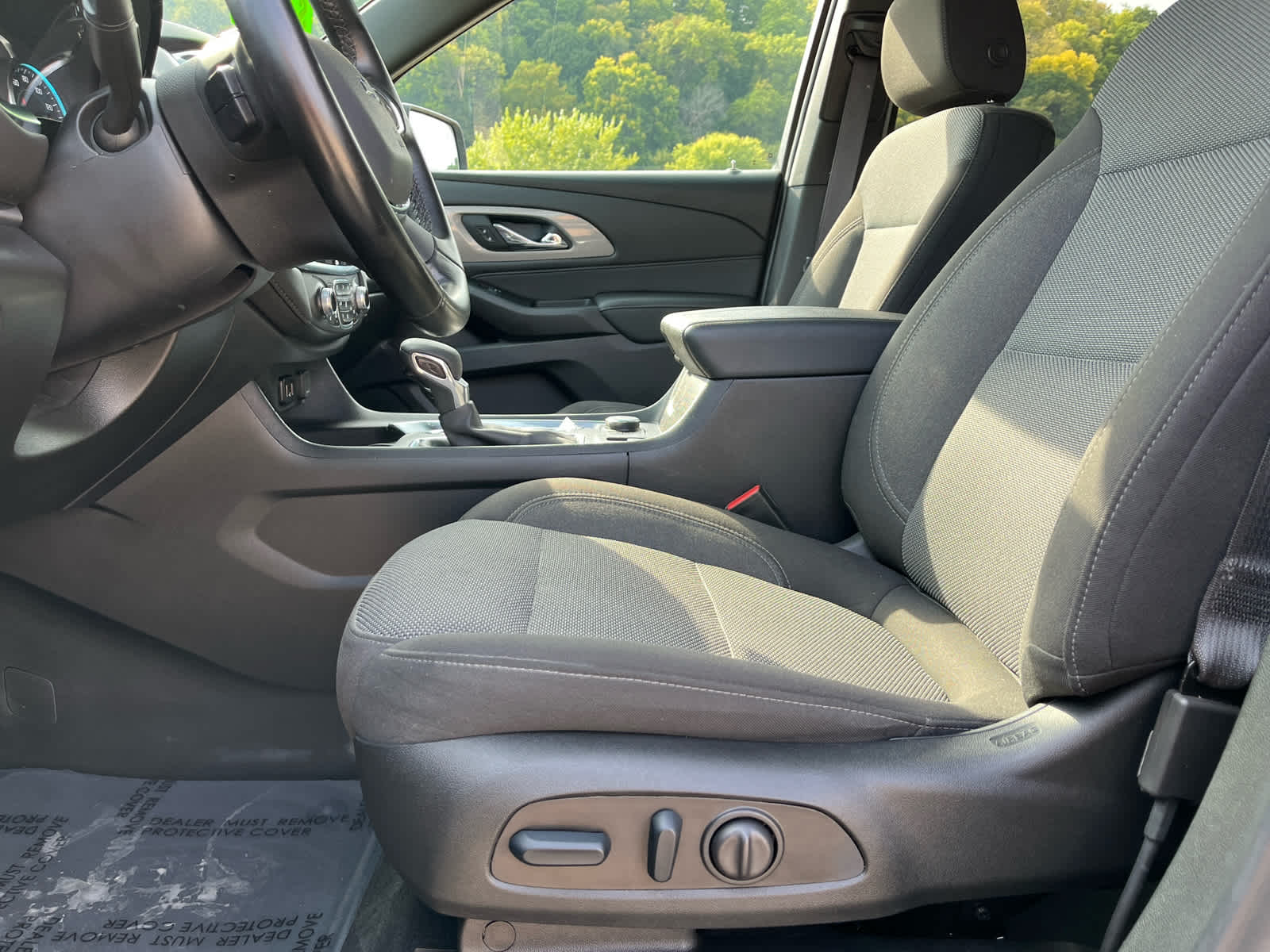 2023 Chevrolet Traverse Cloth photo 19