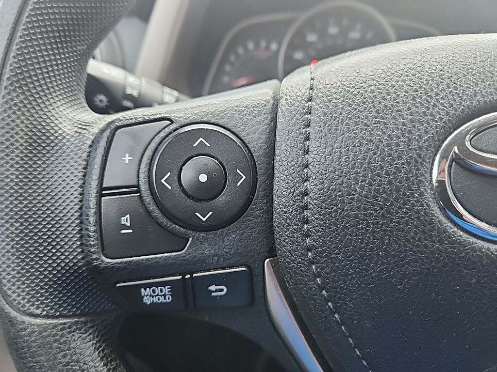 2013 Toyota RAV4 XLE photo 13