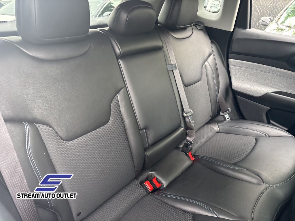 2022 Jeep Compass Latitude photo 10