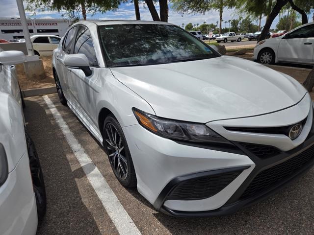 2023 Toyota Camry SE photo 3
