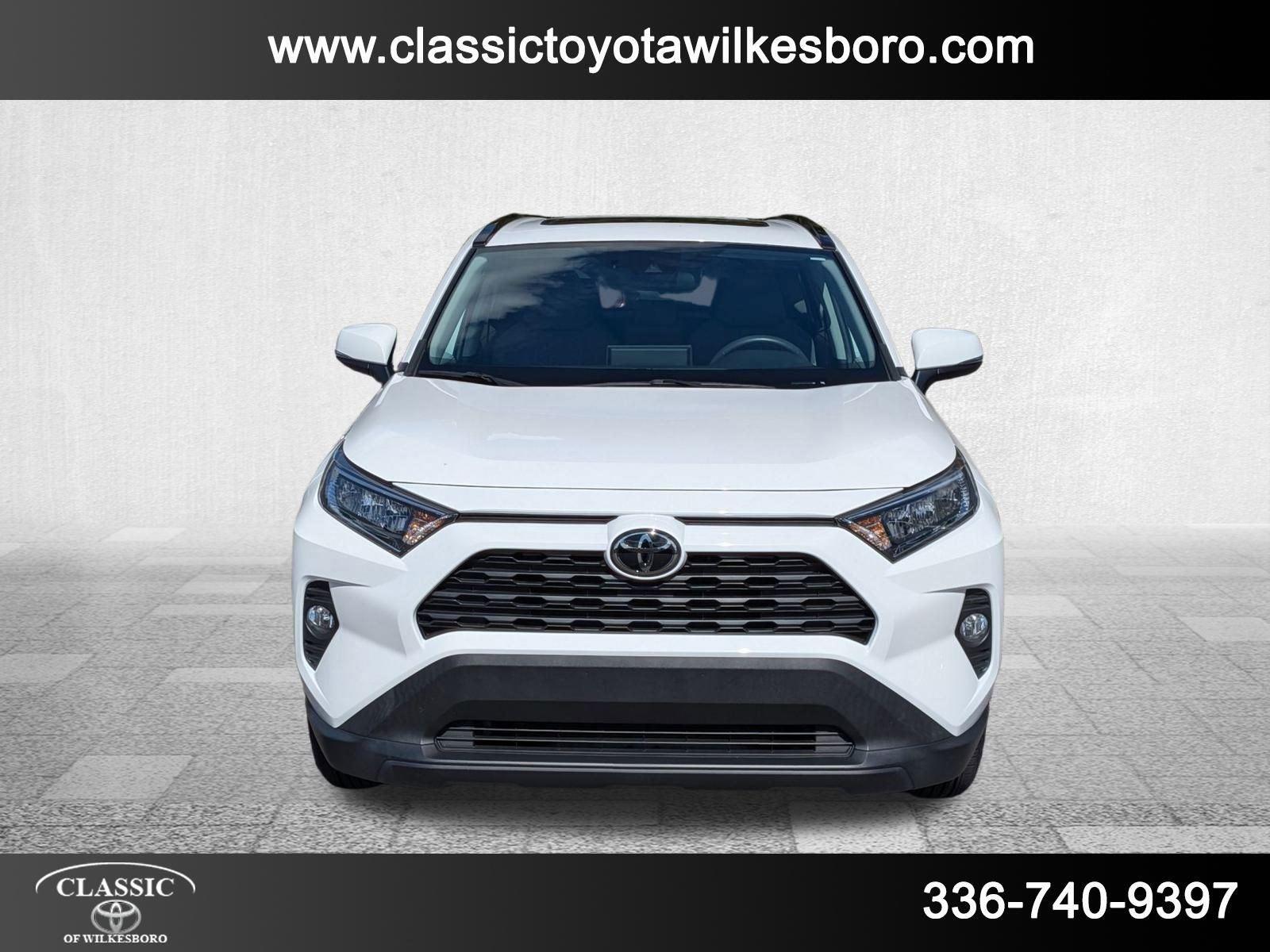 2021 Toyota RAV4 XLE photo 2