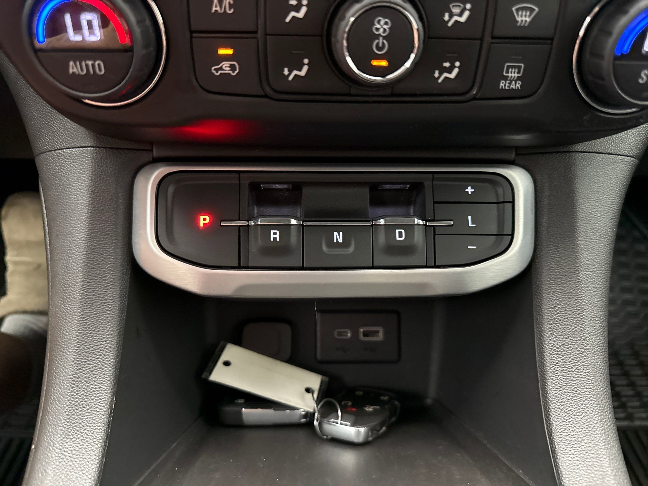 2021 Gmc Acadia SLE photo 17