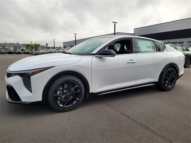 2025 Kia K4 GT-Line Turbo photo 3