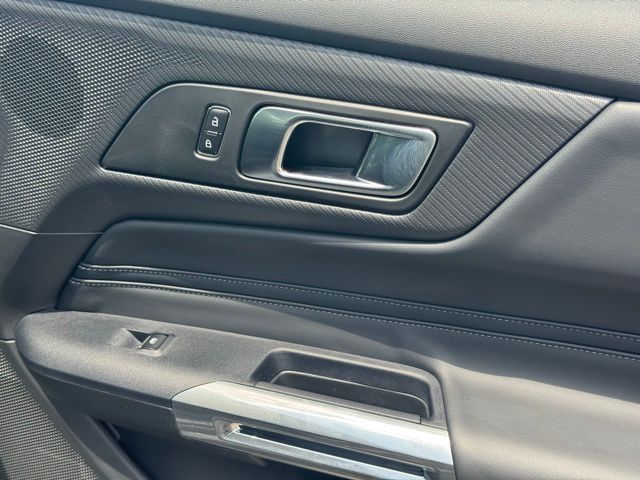 2025 Ford Mustang GT Premium photo 16