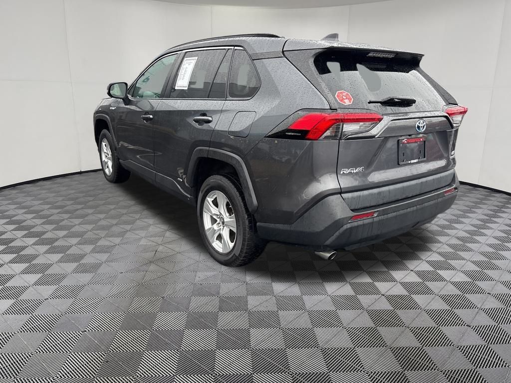 2020 Toyota RAV4 Hybrid LE photo 3