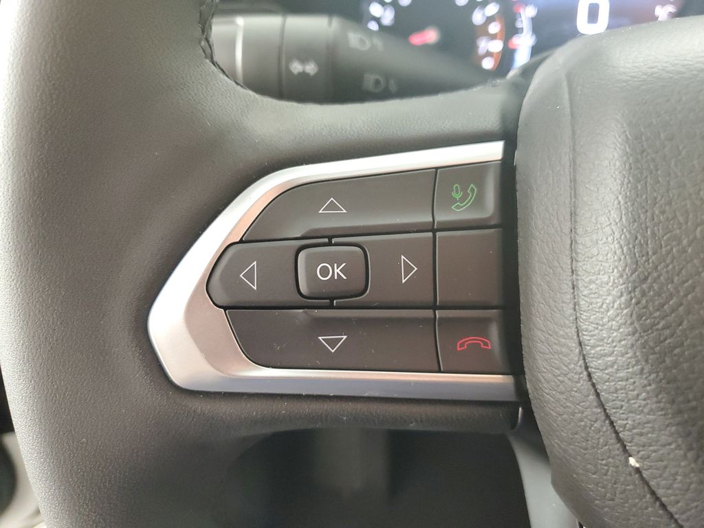 2025 Jeep Compass Latitude photo 18